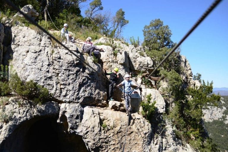 Pont de singe sur une via ferrata