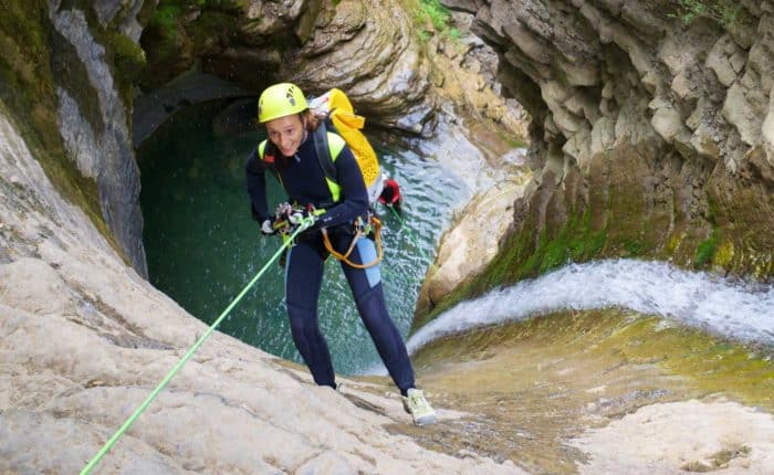 Descente en rappel dans le canyon du Grand Rec