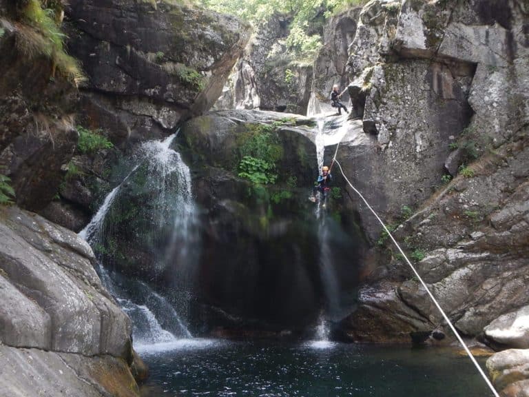 Tyrolienne dans le canyon du Tapoul