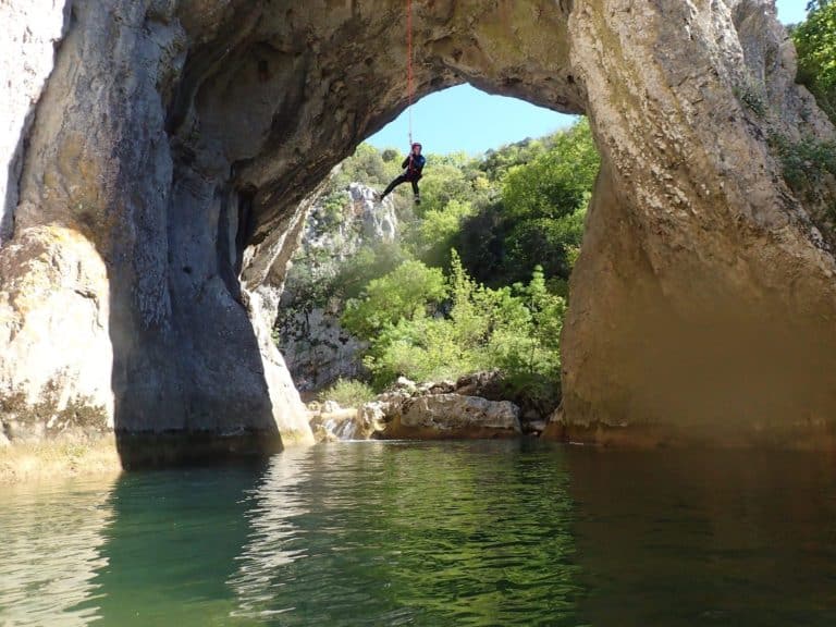 Descente en rappel dans le canyon du Ravin des Arcs