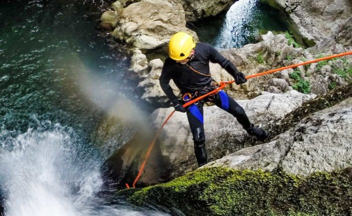 Descente en rappel dans les cascades d'Orgon intégrale