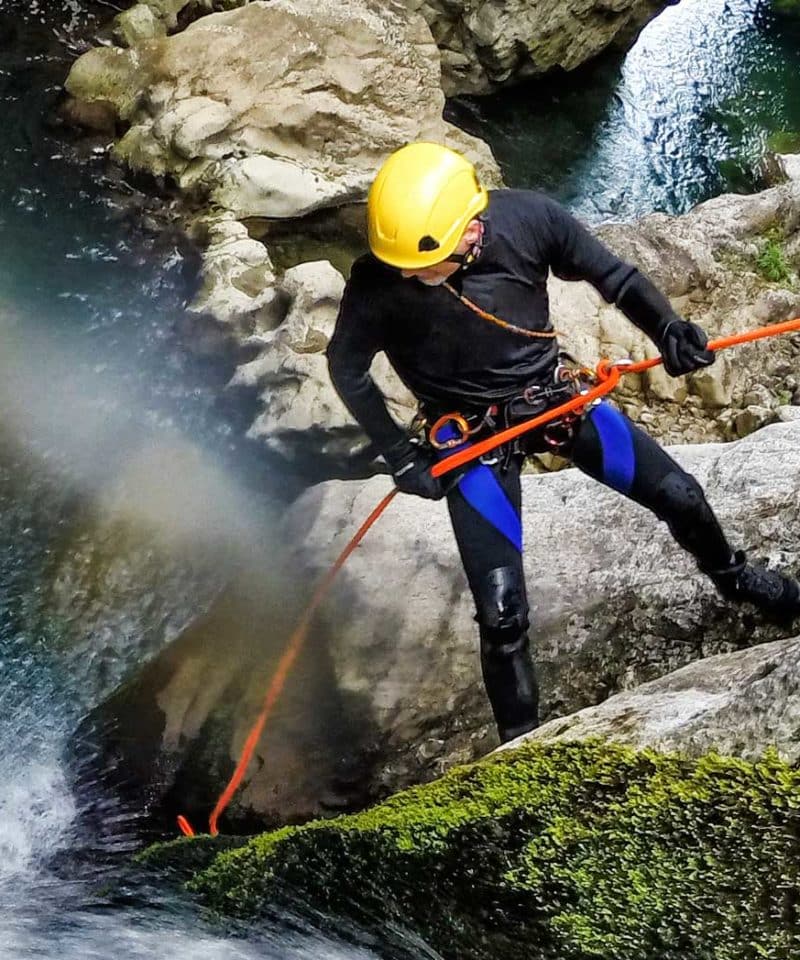 Descente en rappel dans les cascades d'Orgon intégrale