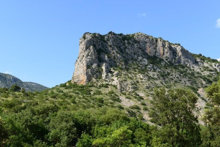 Site d'escalade sur la falaise de Saint-Jean-de-Buèges