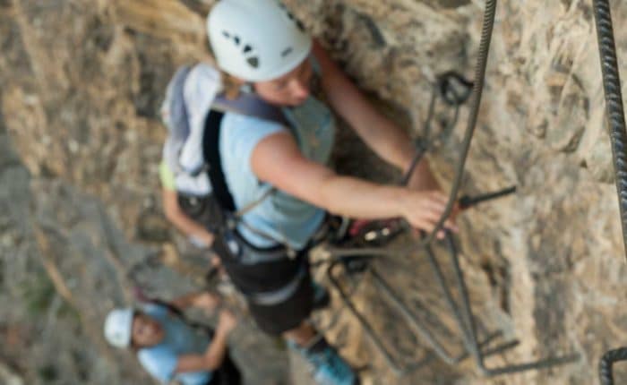 Groupe de personnes sur la Via Ferrata du Vidourle