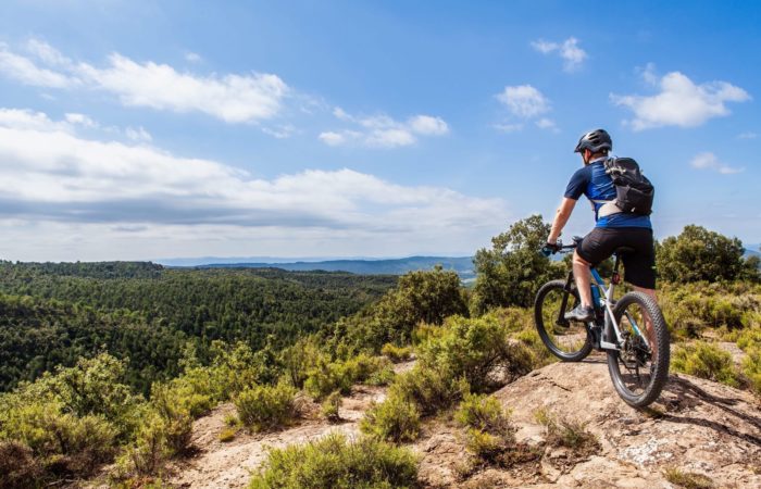 Vue depuis un sentier de VVT dans les Cévennes