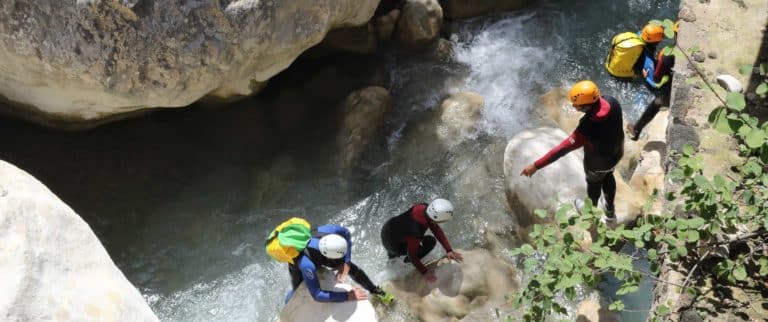 Groupe en canyoning dans le canyon le Valmale