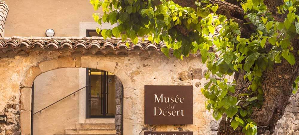 entrée du musée du désert dans les Cévennes