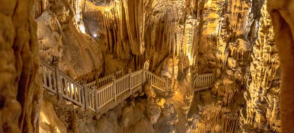 Passage de la visite de la grotte des demoiselles