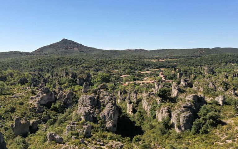 vue aérienne du cirque de Mourèze