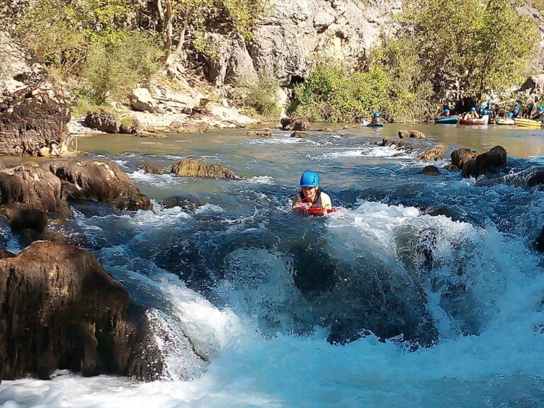 Descente en hydrospeed dans les gorges du diabe